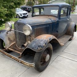 1932 Ford Model B Five Window Coupe