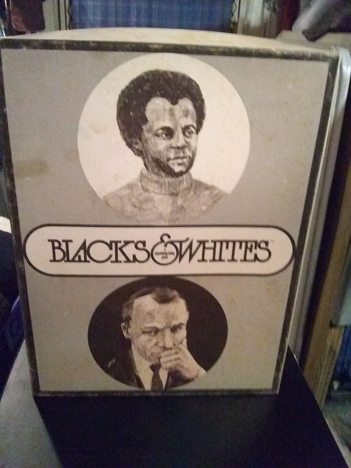 Vintage 1970 Blacks & Whites Board Game