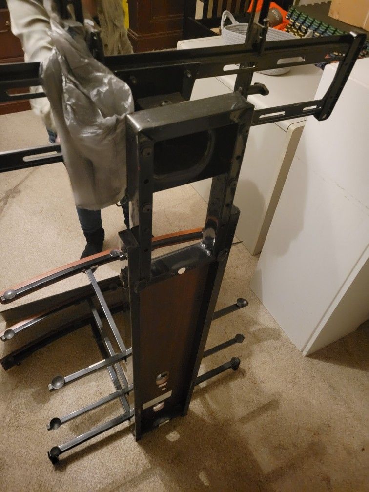 Flat Screen TV Enetertaiment With Glass Shelves