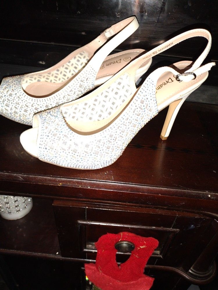 Dream Paris Heels. Size 8/12