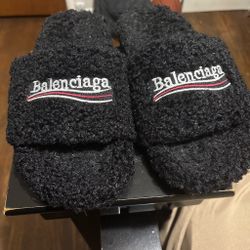 Balenciaga fur slides black