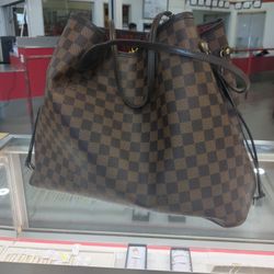 Louis Vuitton For Sale Regular Price $1800 For Sale Right Now $1100  If You Are Interested Please Ask For Maribel Thank You 