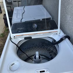 Washer and dryer / lavadora y secadora