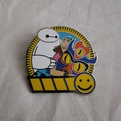 Disney Big Hero 6 Pin Mystery Box Baymax & Fred