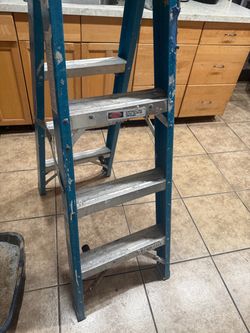 4 feet dual ladder