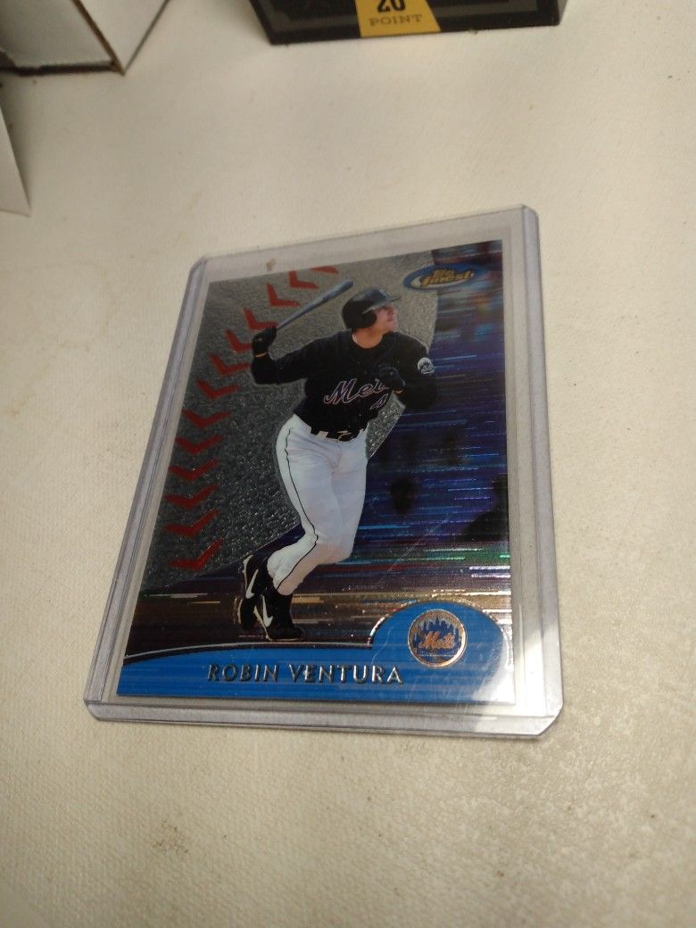 2000 Topps Finest Card Number 4 Robin Ventura Hall Of Famer