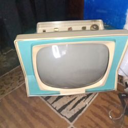 Rare VINTAGE 1959 SYLVANIA DUALETTE RARE TURQUOISE AND CREAM! UNTESTED CHASSIS
