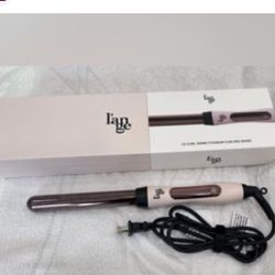 L'ANGE HAIR Le Curl Titanium Curling Wand | Professional Curling Iron for All Hair Types | Clip Free Hair Curler | Best Curling Wand for Relaxed Curls