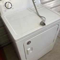 #70 Amana Dryer. Electric