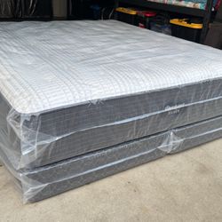 Brand New California King Simmons Beautyrest Silver 