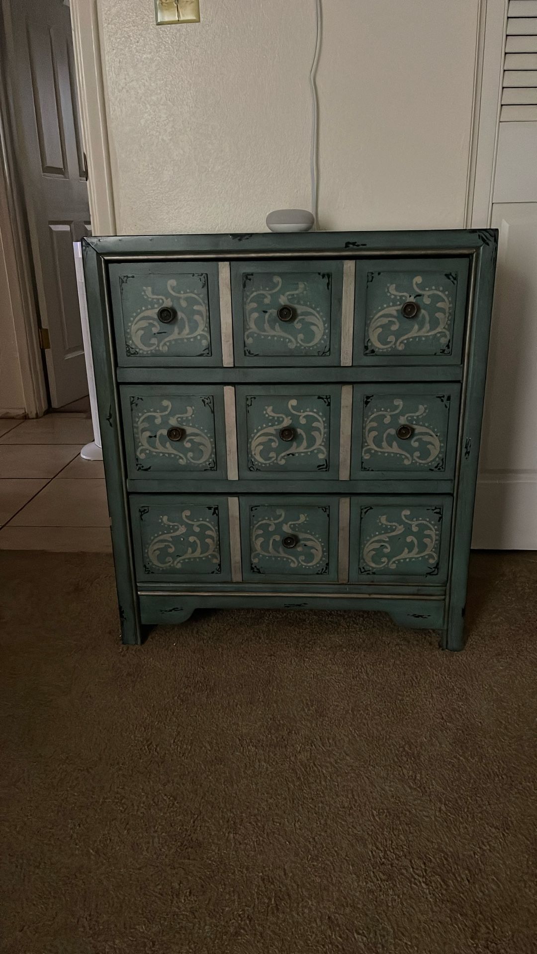 Dresser/chest