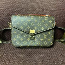 Louis Vuitton Monogram Pochette Metis