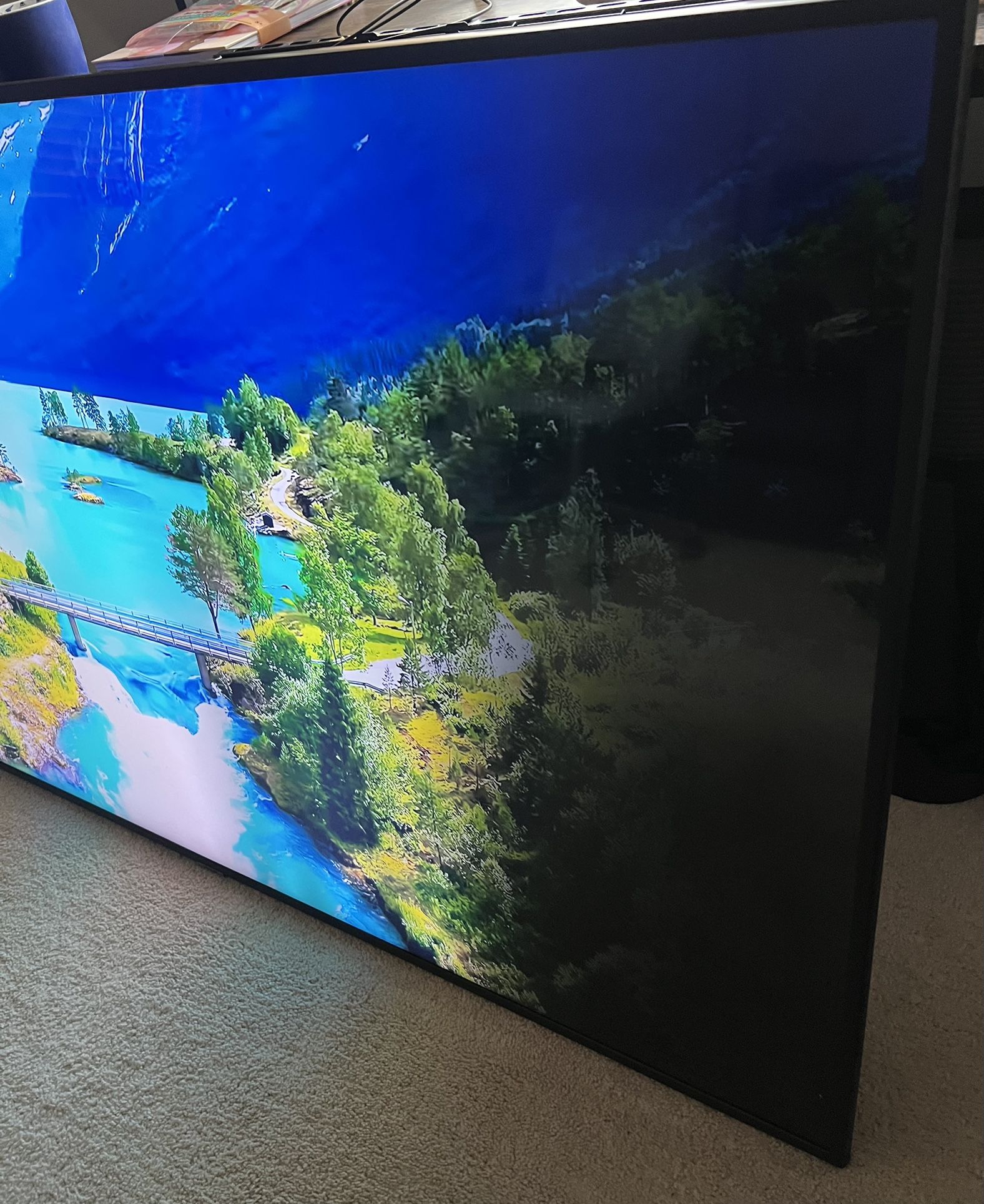 Samsung 65” UHD 4K Smart TV – )USED AND NEEDS REPAIR)