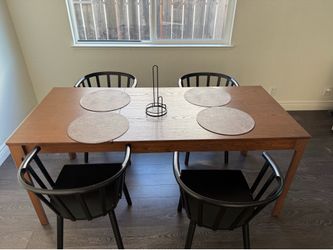 Expanding Dinner Table and chairs