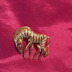 Vintage African Grazing Zebra Brooch 