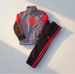 classic Adidas Tracksuit Set size 3T worn once