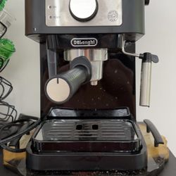 De'Longhi Stilosa Espresso Machine and Cuisinart Coffee Grinder 