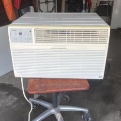 Garrison Window AC 10000 BTU, 200 obo