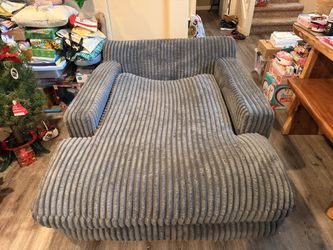 Large Lounge Chair Very Comfy 
