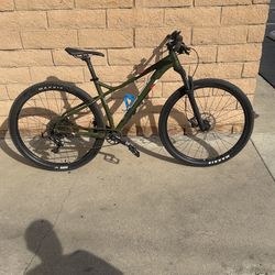 FUJI mountain bike