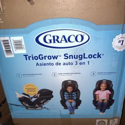 Graco TrioGrow SnugLock 3-in-1 Convertible Car Seat (Warren/Black)