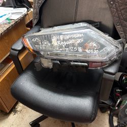 2925 Nissan Rogue Right Headlight 