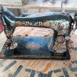 Antique Singer Sewing Machine  G(contact info removed)