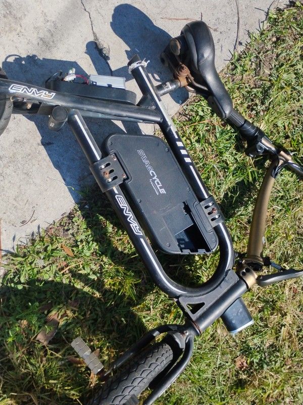 Electric Bike SwagCycle Envy Project with Motor Frame Controller Good Condition