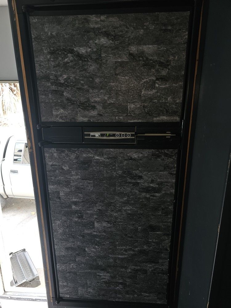 Norcold N621 RV Refrigerator/ Freezer for Sale in Irwindale, CA OfferUp