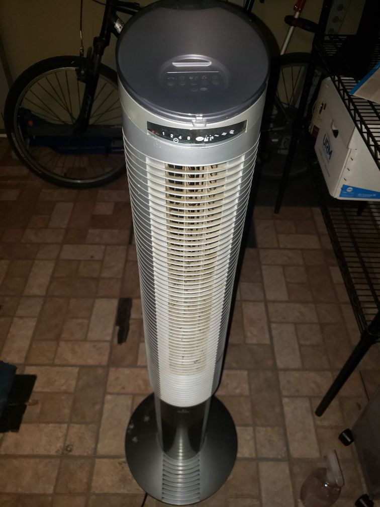Windchaser Oscillating Tower Fan