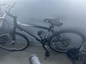 2 men’s bike, 1 women’s bike