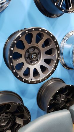 20x10 Fuel vector 6x135(f150) special with tires