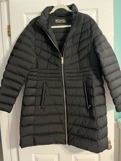 Michael Kors Women’s down filled puffer jacket XXL
