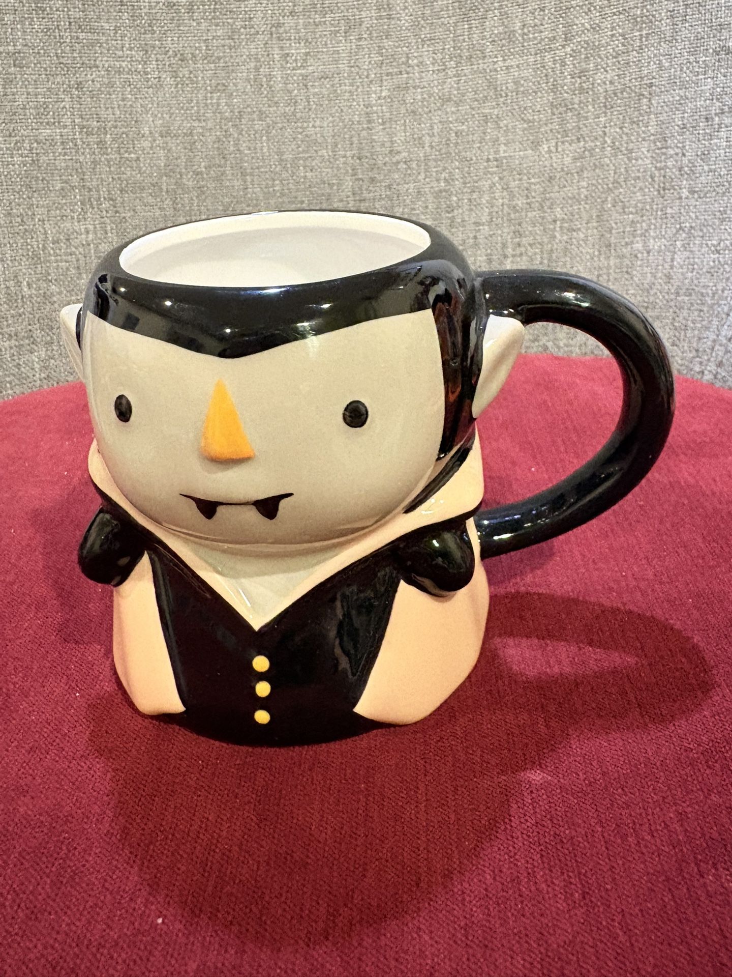 Hyde and EEk Halloween Stoneware Figural Vampire Mug Cup 15 oz