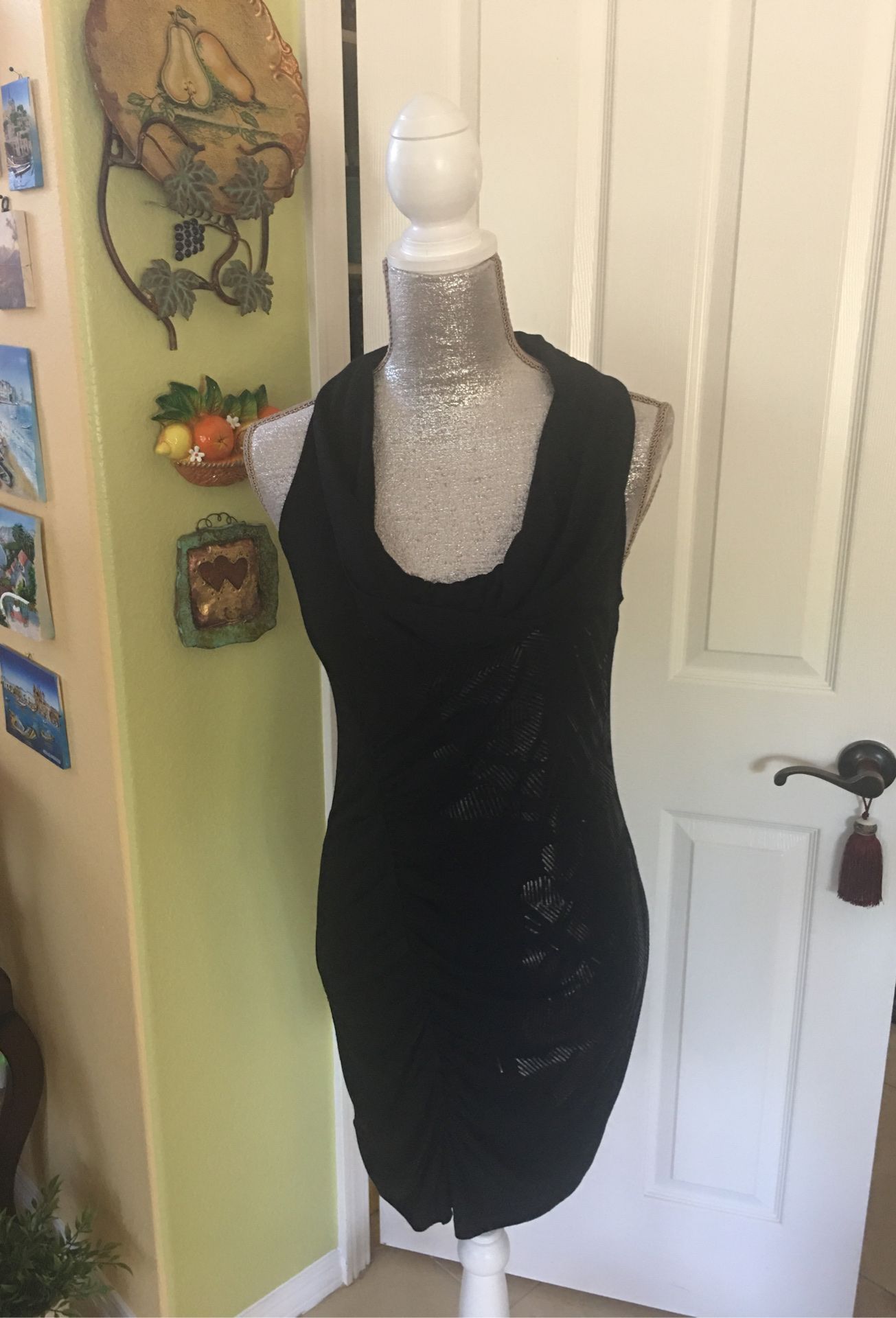 GUESS VERY SEXY LITTLE BLACK DRESS SIZE LARGE