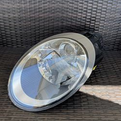 2005 2006 2007 2008 Porsche 911 Left Driver Side Xenon Headlight OEM (contact info removed)57.23