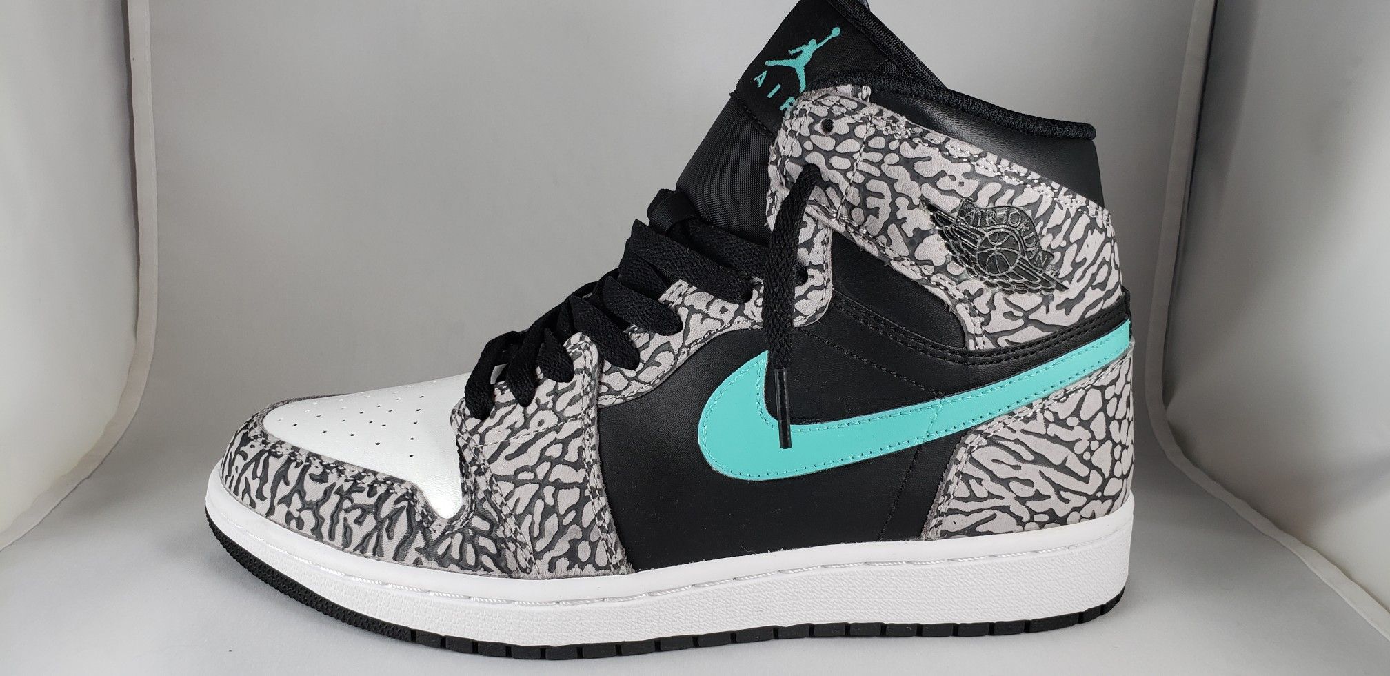 Air Jordan 1 Retro High Custom Atmos