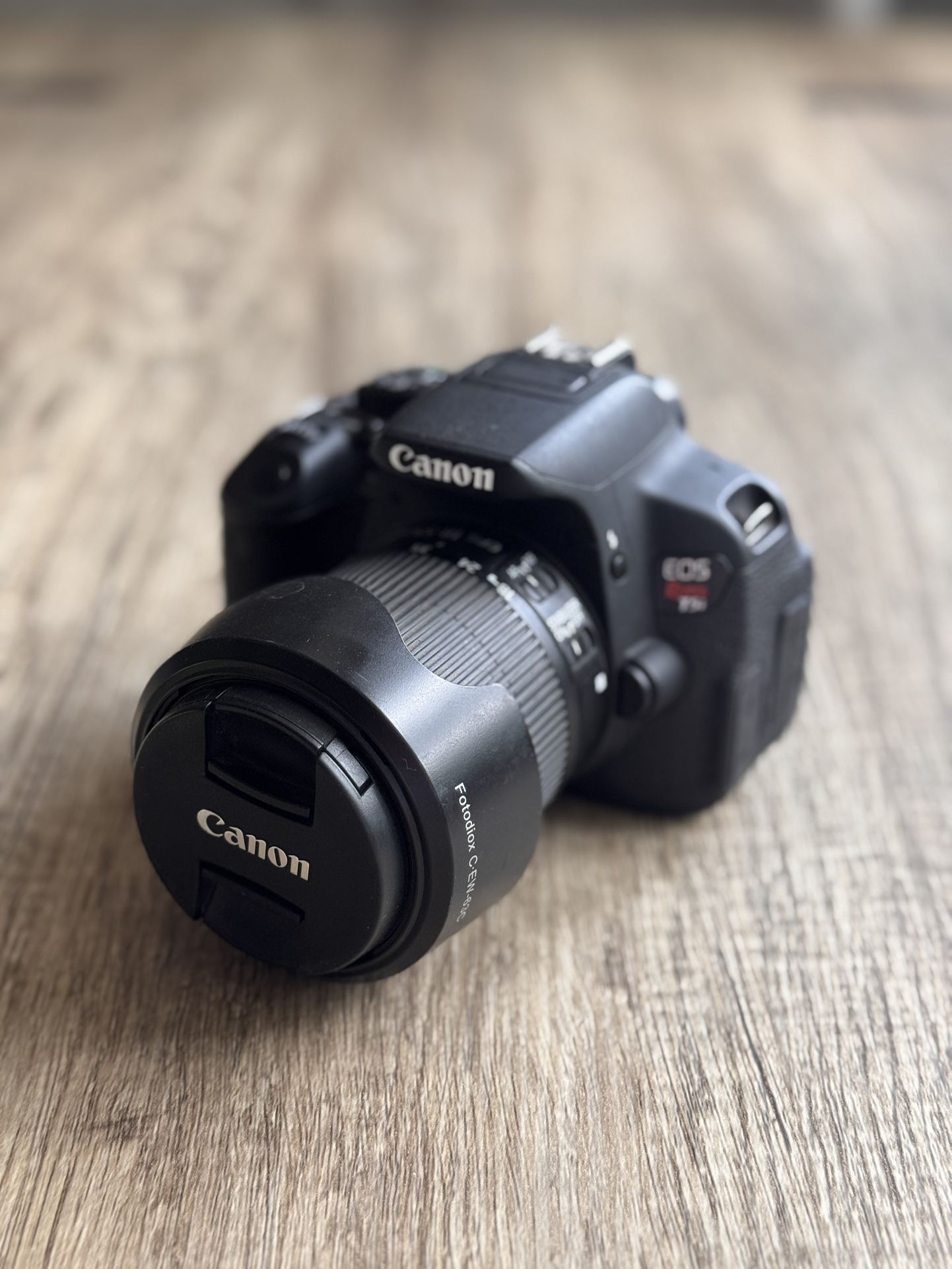 Cannon EOS Rebel T5i