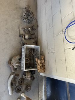 1978 KE30 Toyota corolla engine accessories starter alternator manifold carburetor pulleys smog pump distributor