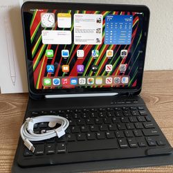 Apple iPad 10th Generation 256GB  With  Keyboard case and Pencil 