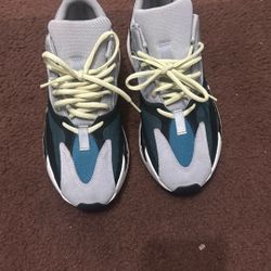Yeezy wave Runner 700 Sz10