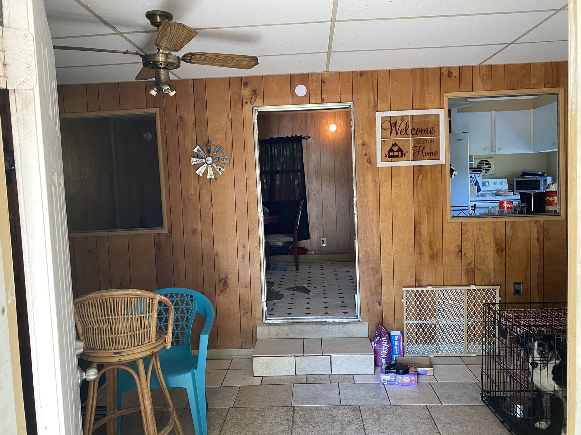 2/1 mobile home for sale. Last house of 3 on a Private road. You own