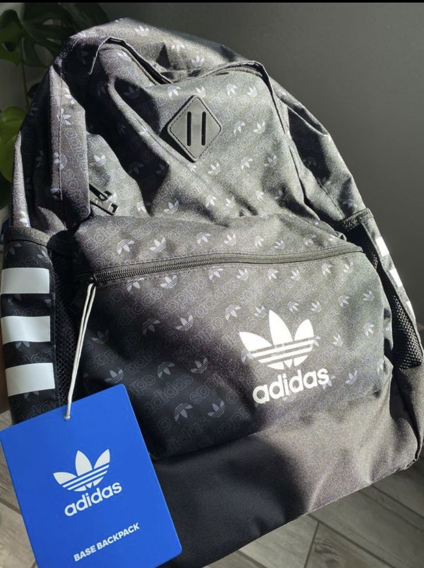 Adidas Black backpack 🎒