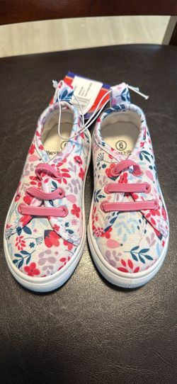 Brand new girl shoes size 6  Zapatos de niña nuevos