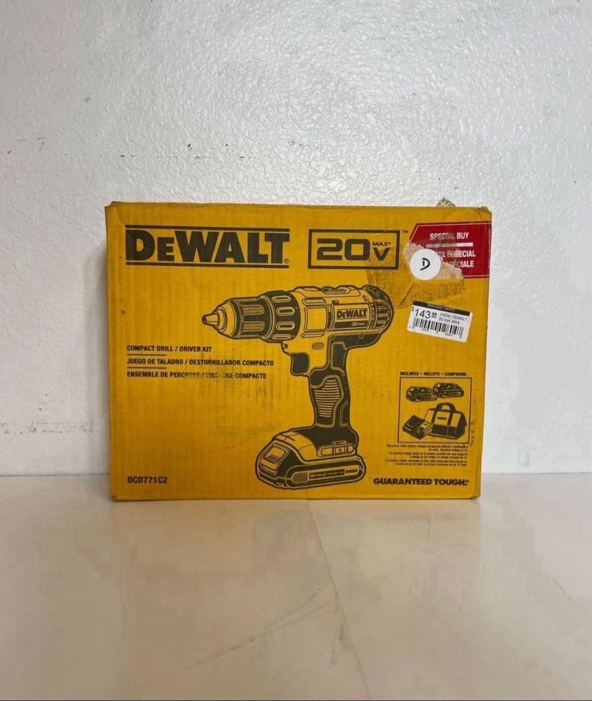DEWALT 20VMAX COMPACT DRILL/DRIVER KIT WITH 2 BATTERIES & CHARGER DCD771C2