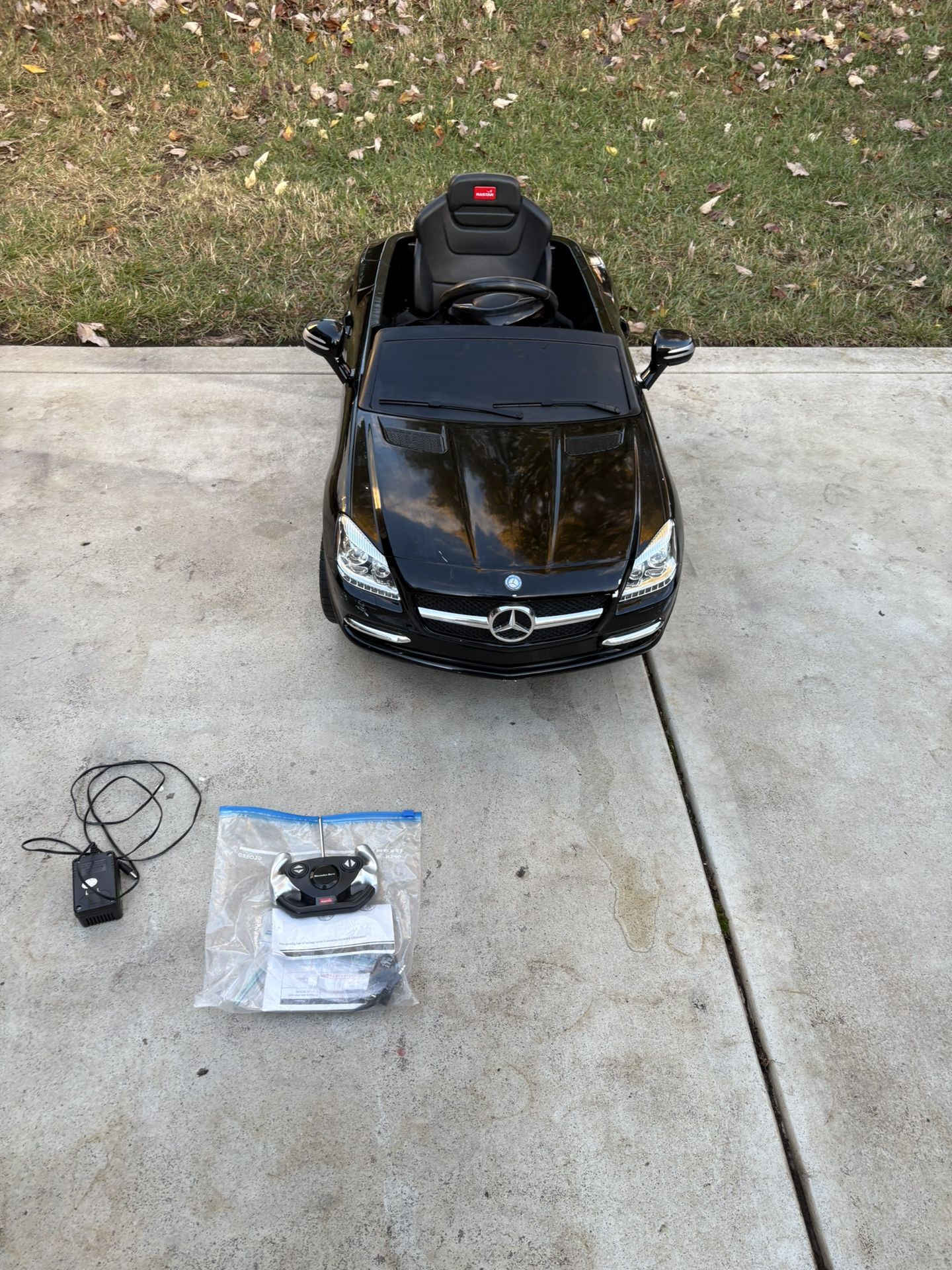 Kids 6V Licensed Mercedes SLK 350 Ride-on Car with Remote W/ BRAND NEW battery