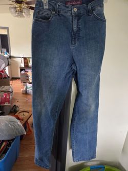 Womans jeans size 6