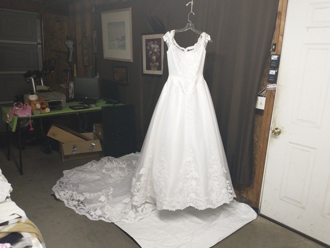 Wedding dress