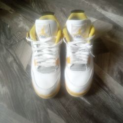 Women's Size 11.5 - Air Jordan 4 Retro Yellow Vivid Sulfur