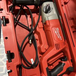 Milwaukee 1” In. Corded Rotary Hammer 